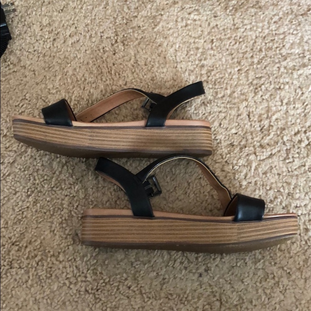 Black Sandals - Picture 4 of 7